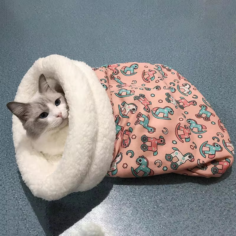 Soft & Cozy Cat Sleeping Bag - A Fluffy, Pocket-Style Quilt Bed Designed for Kittens and Puppies